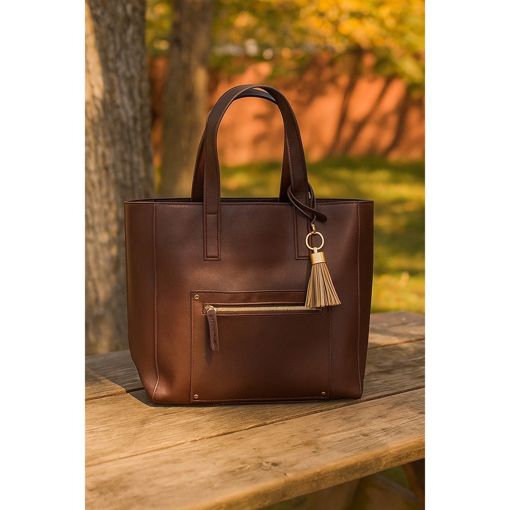 👜 Bath & Body Works Faux Leather Tote Bag with Tassel – Brown Gold Zip Carryall